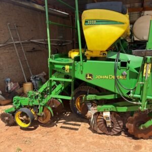 Plantadeira John Deere 1111
