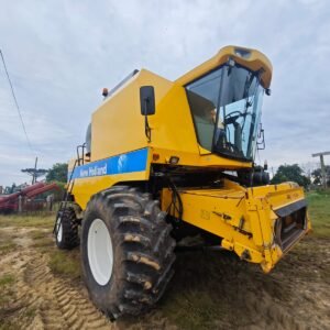 Colheitadeira New Holland TC5090